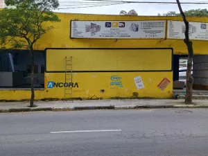 pintura-parede-fachada-loja-de-gesso-aumentar-visibilidade-contorno