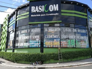 Pintura Vidraçaria Basicom frente perto