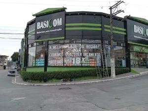 pintura-vidraçaria-basicom-lateral-loja