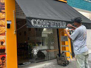 toldo-pintura-confeitaria.jpeg